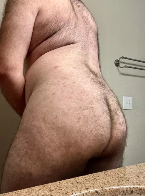 I love it when a guy enjoys my hairy ass 