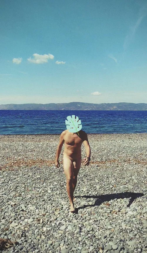 I'm addicted to nude walks.