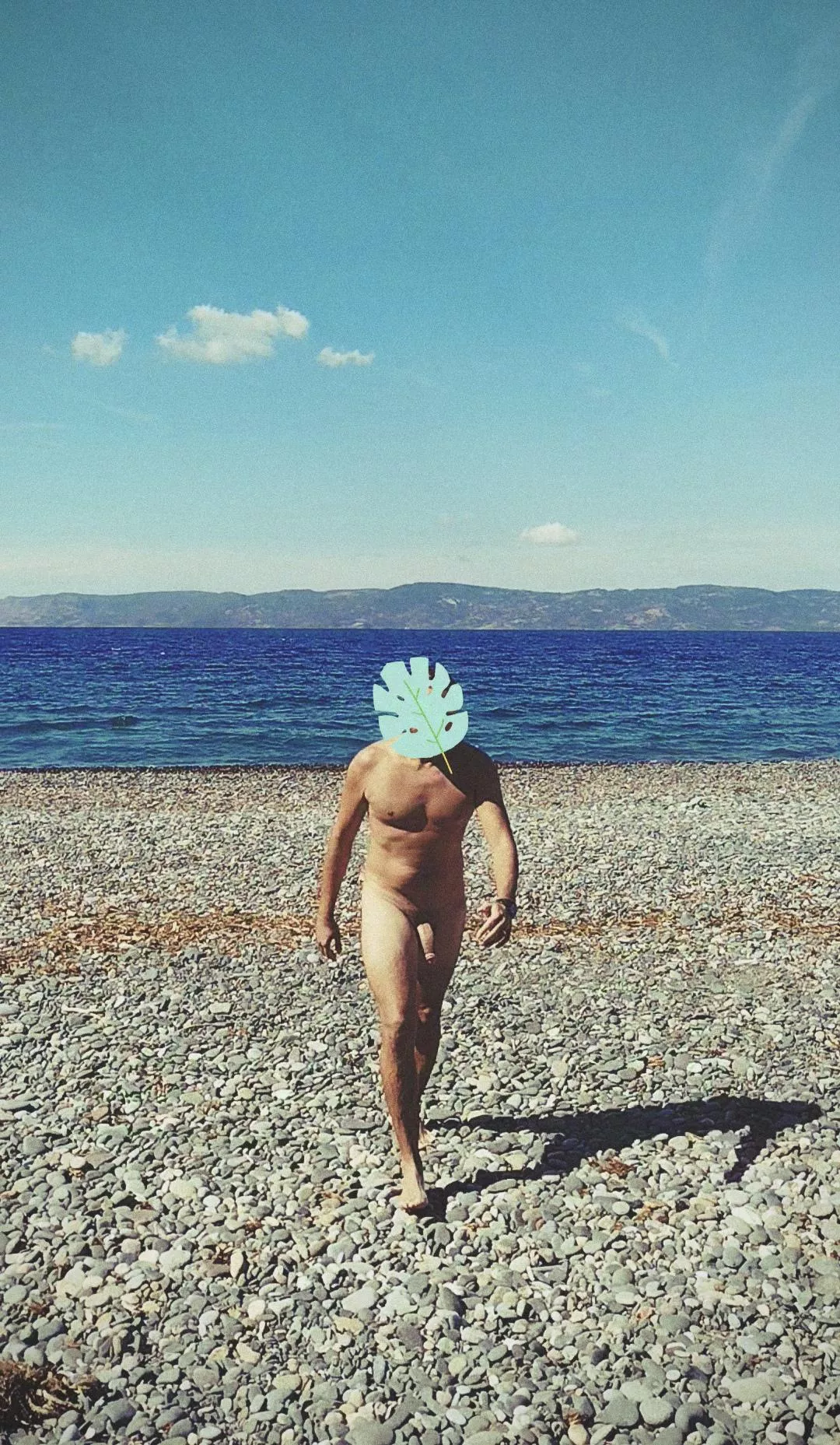 I'm addicted to nude walks.