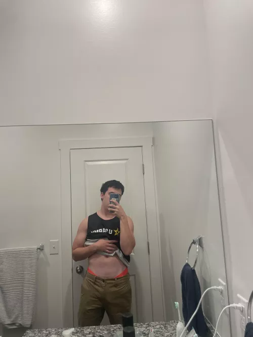 21. Straight/Curious. Drunk and horny. Looking for around my age please. @gproject2024