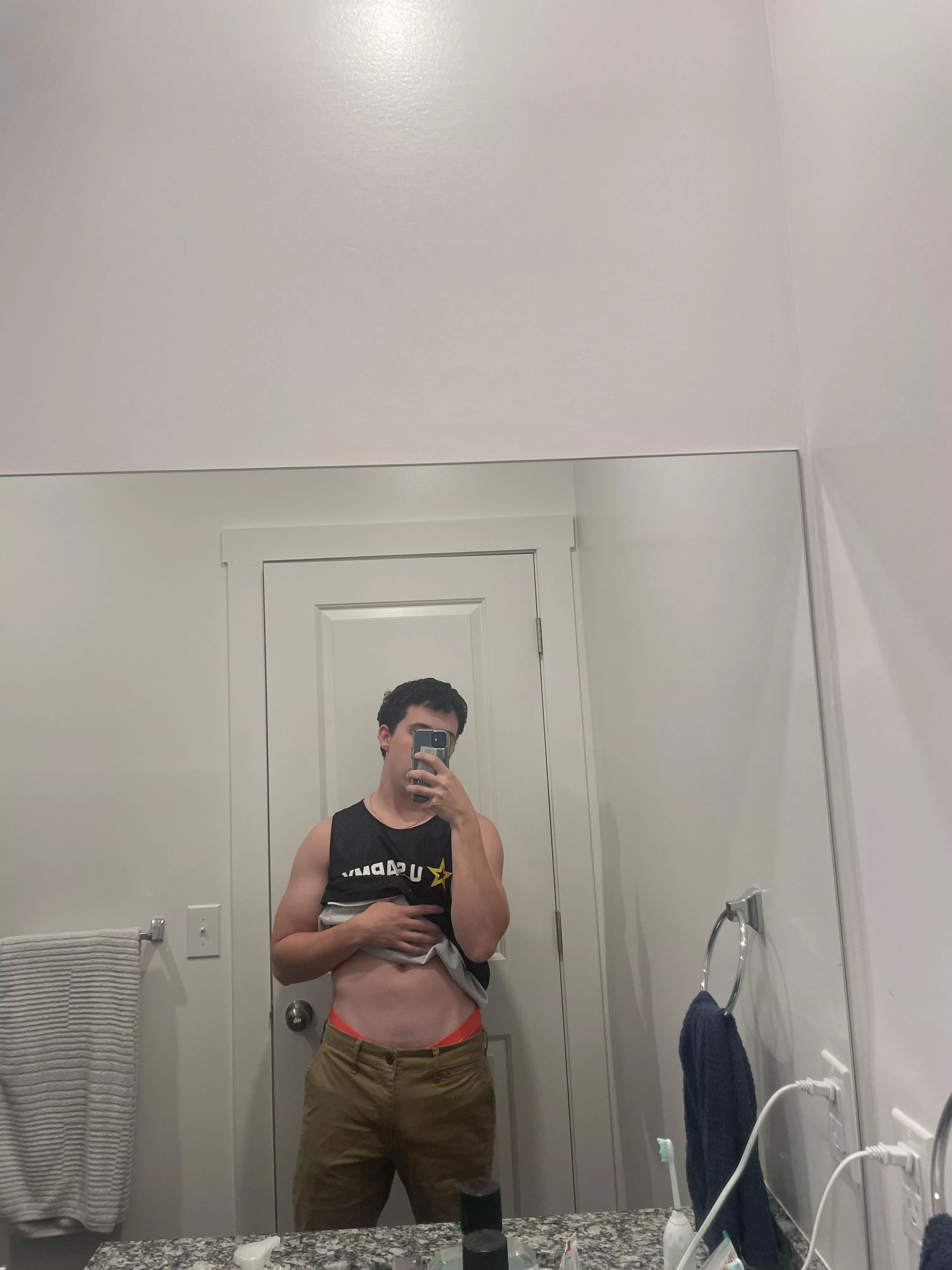 21. Straight/Curious. Drunk and horny. Looking for around my age please. @gproject2024