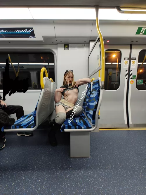 @glitterandanthrax Come see more of me :)