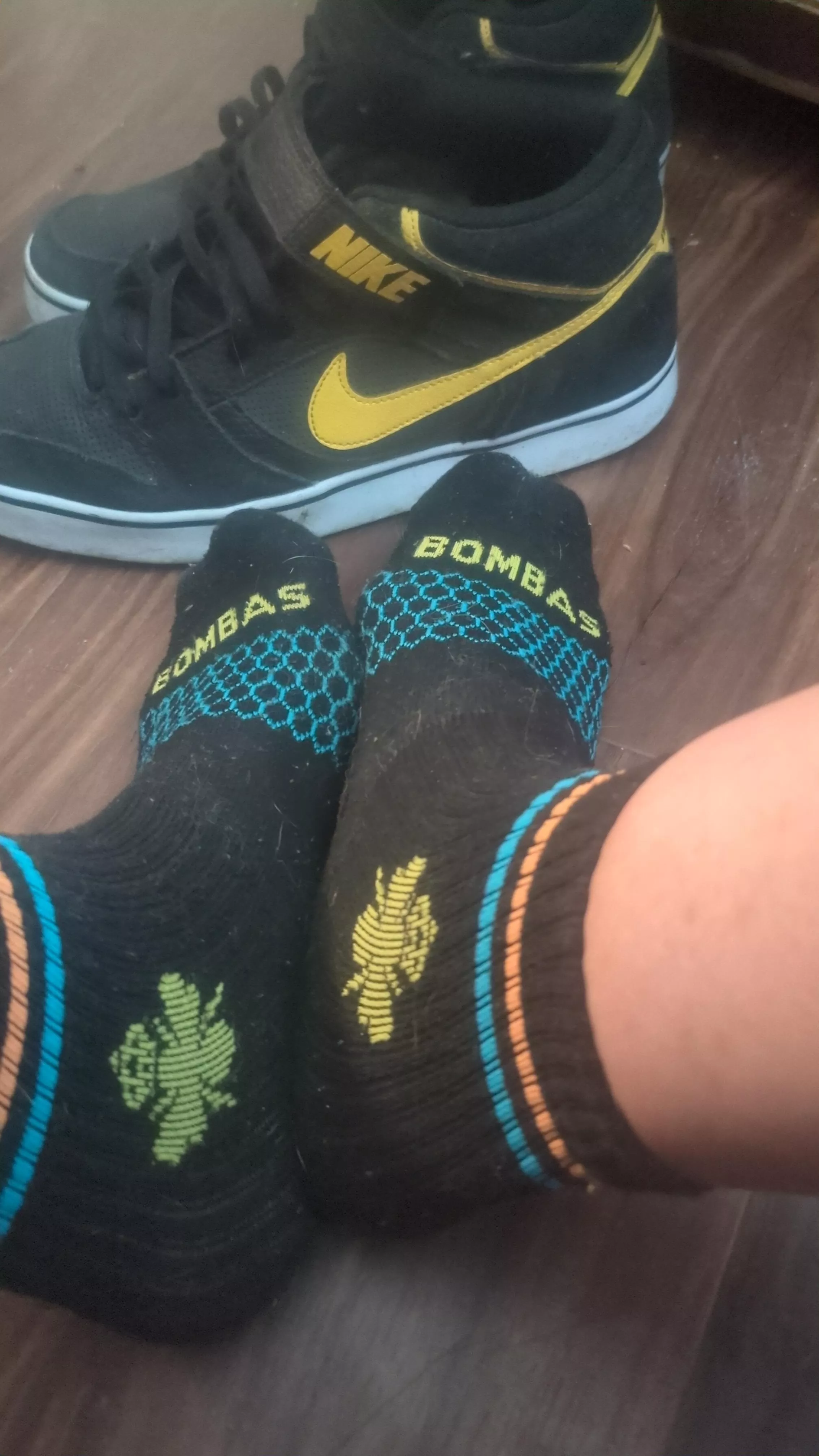 High top shoes make my feet extra sweaty 😈