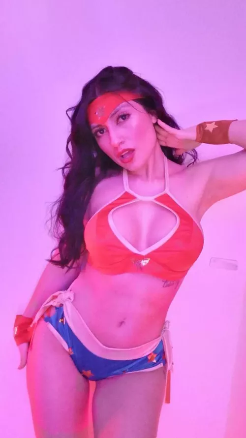 I'm a Woman who makes Wonder things