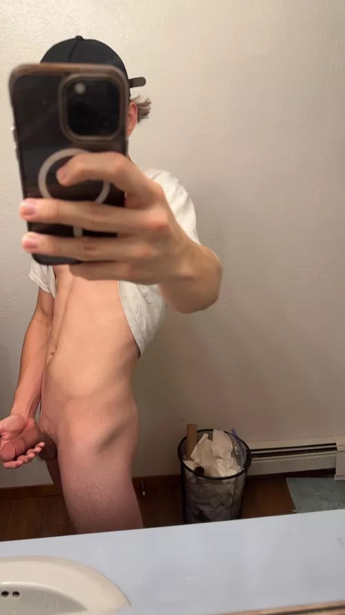M18 - hmu if your around my age and want my snap