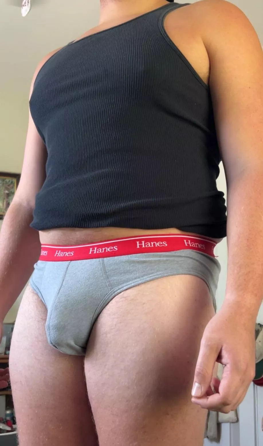 My bulge looks like it needs to be grabbed, doesn’t it? 