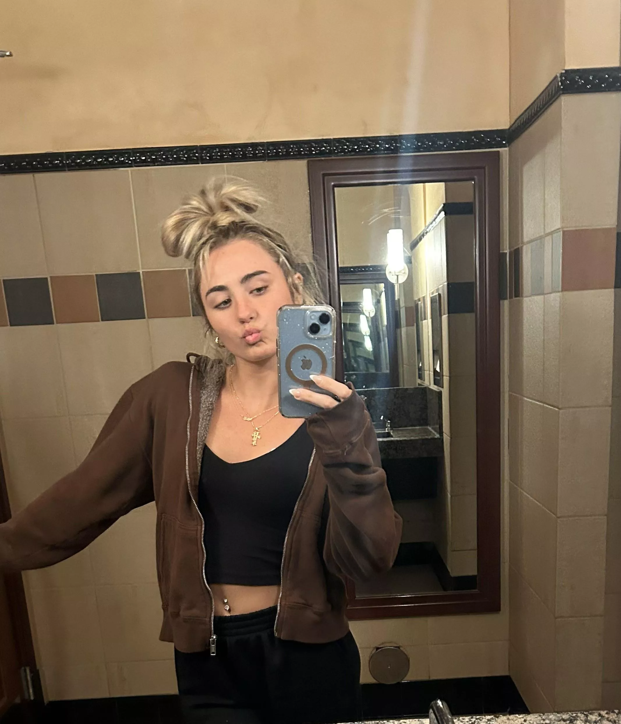 outfit of the day, lets make it simple to stand out