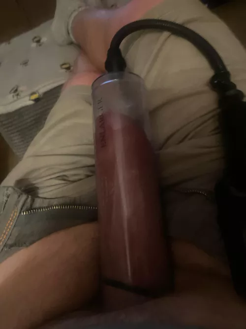 Time to chill and pump my cock