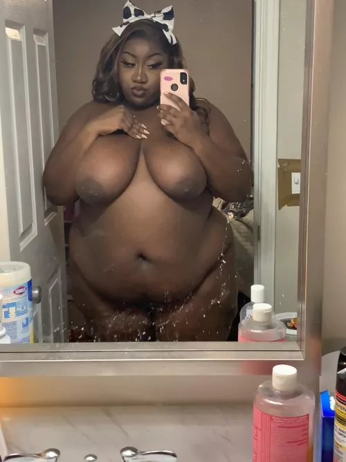 Damn near taking up the door frame these days🤭