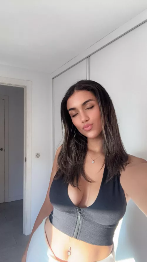 Do you still prefer a girl that's super comfortable pulling everything out guys want or is some decency fine for you too? 