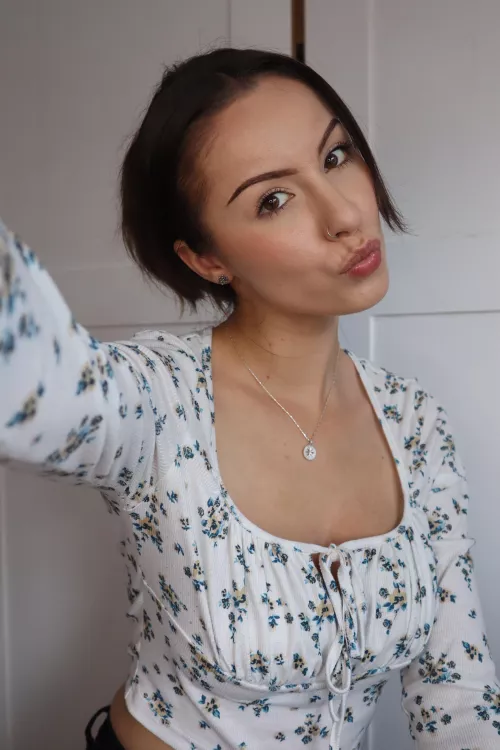 Feeling extra cutesy today (f)