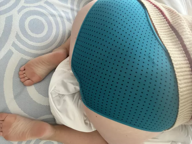 Fullback satin panties sure do feel nice😈