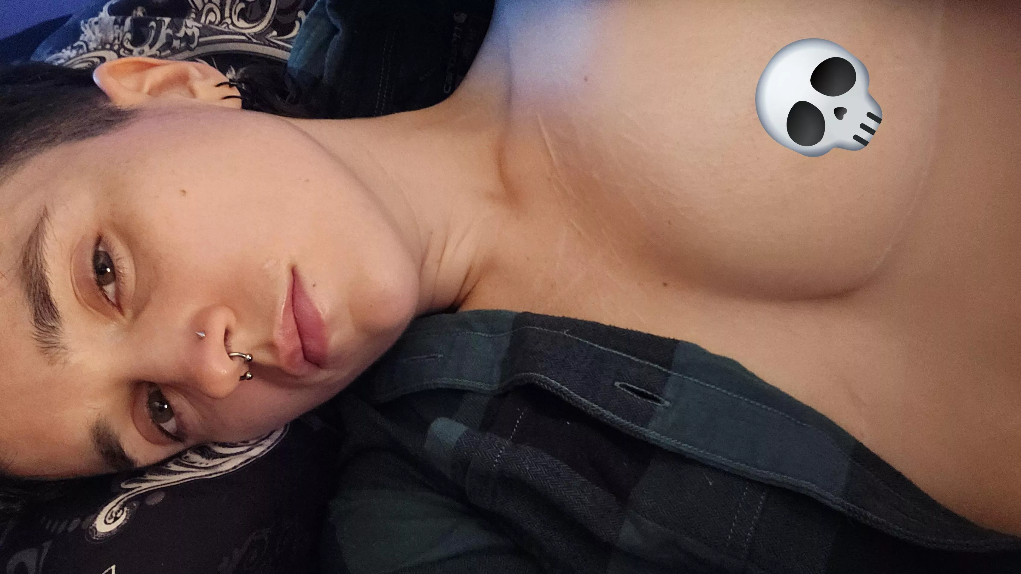 Got my flannel on, and my titty out. 😏