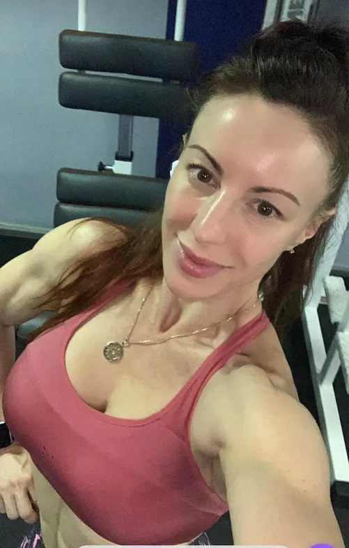 Have you ever seen such a juicy at 44?