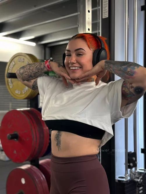 Hope you like gym girls too 