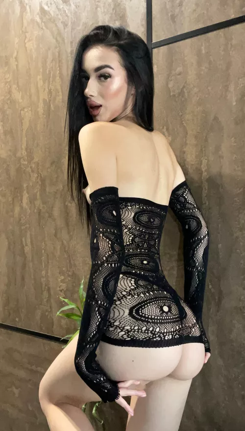 I'm a pale chick who's always horny