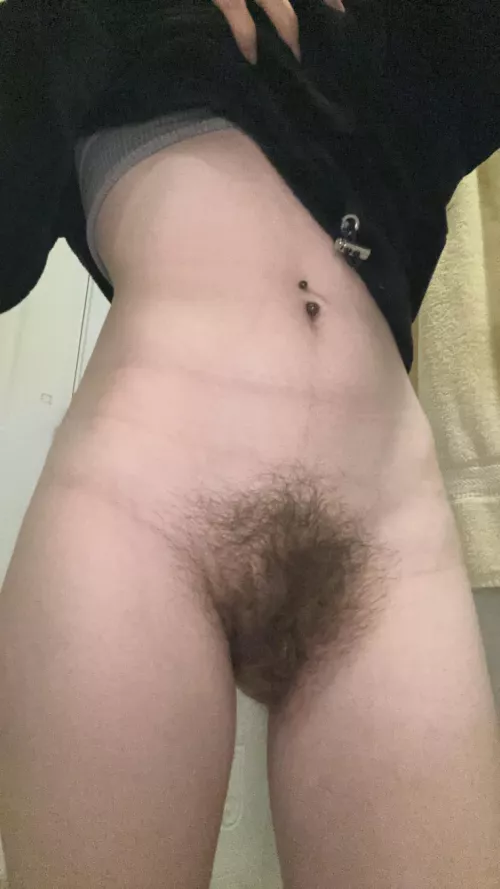 My bush is so big for my tiny body ;3