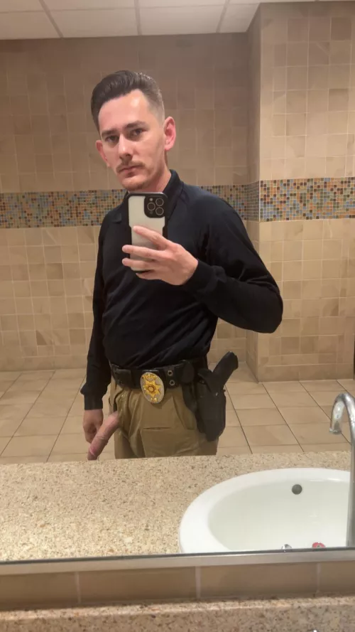 On pic then back to work 👀