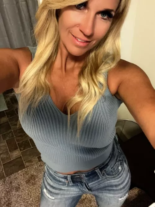 blondes in blue do it more naughty