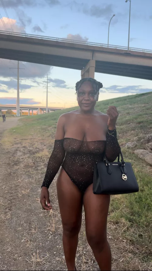 Dared to go on a walk dressed like this, wish me luck! (f)