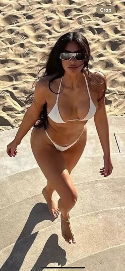 Kim K beautiful hips 