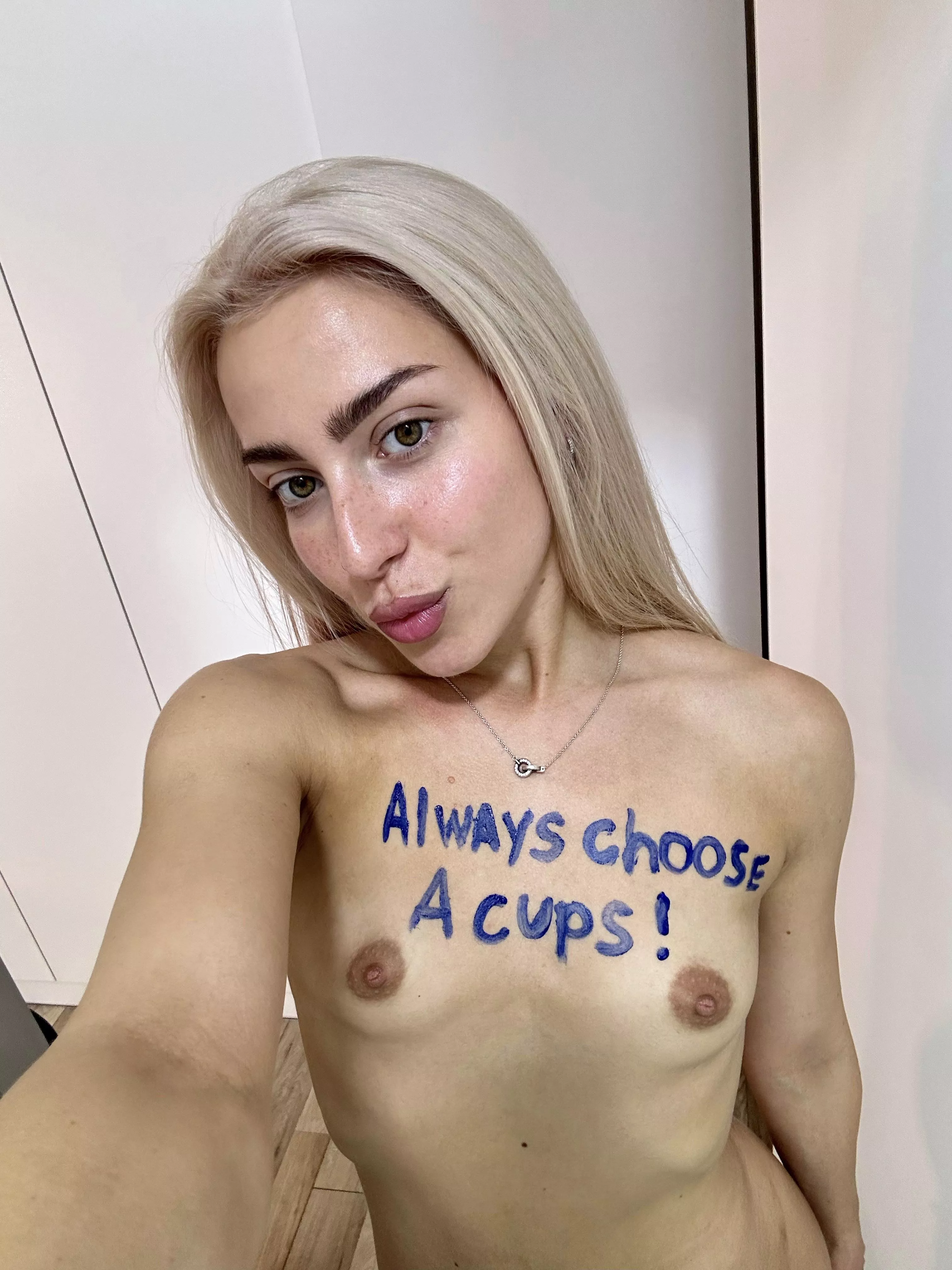 Let me know if A cups are your type and you always choose this size over B C D cups😁