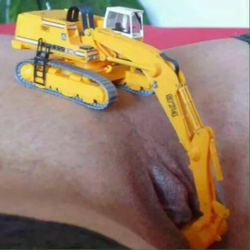 Photo 3 of 4 ( digging deep)