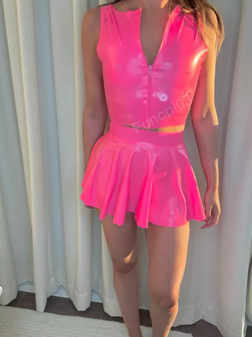 Ready to pleasure you in latex 💕