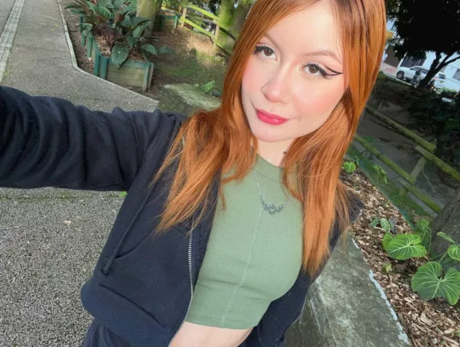 simple outfit and still looks classy