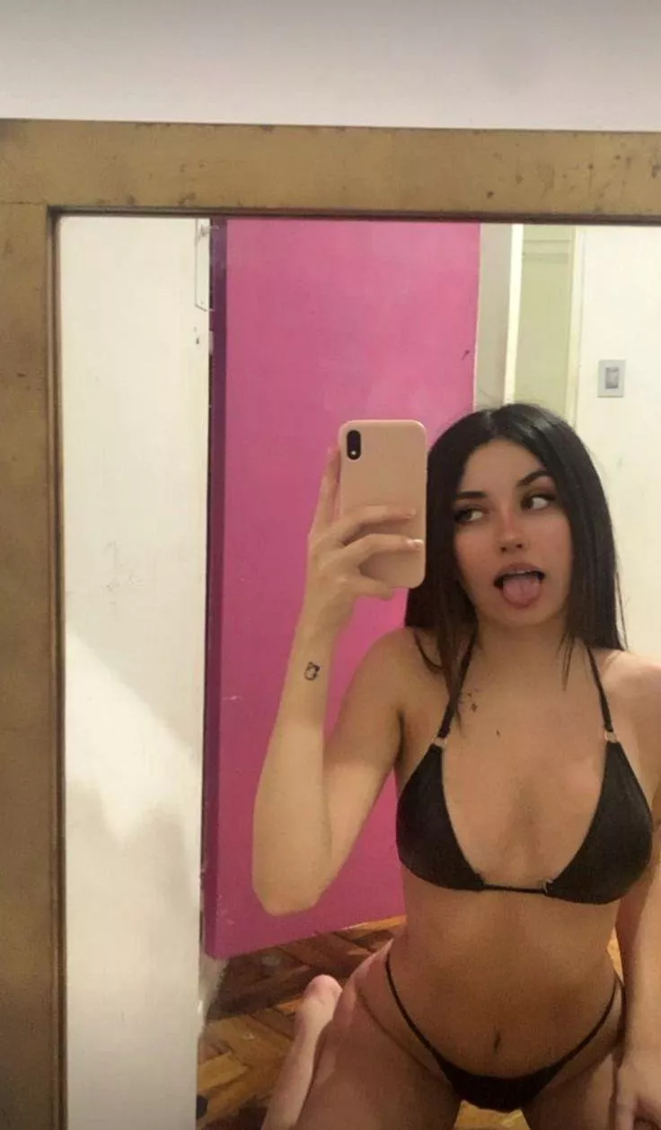 Small girls do it best 