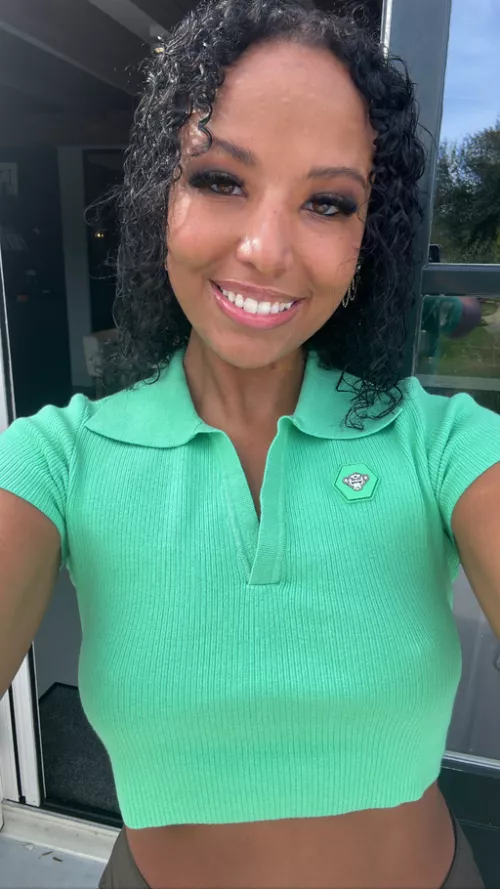 What if I told you my island curves will make you forget your name