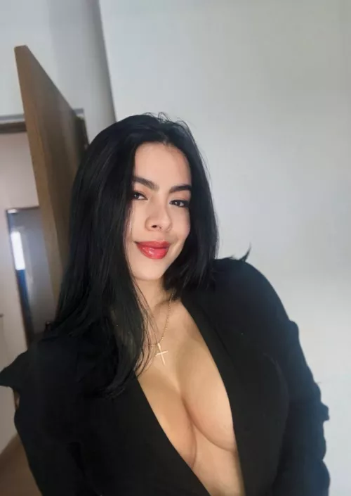 young latinas are very underated 