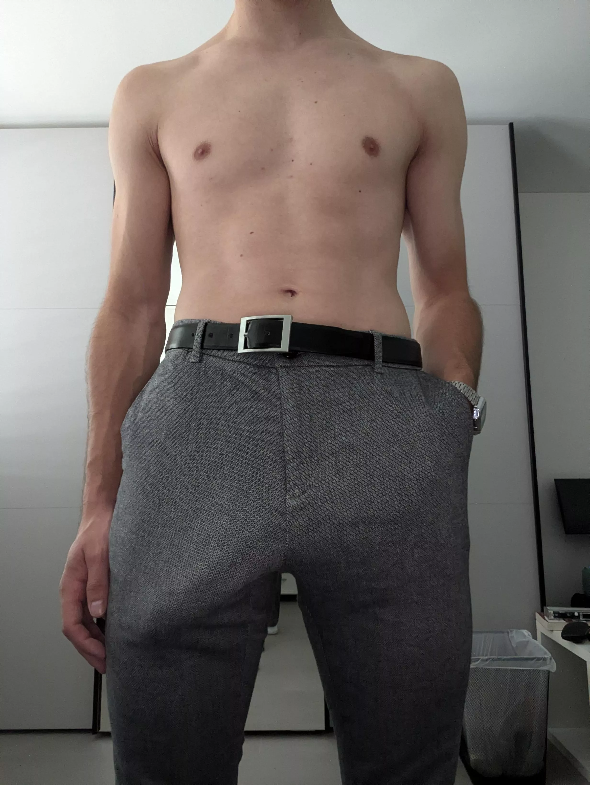 (24) Hard to hide😅