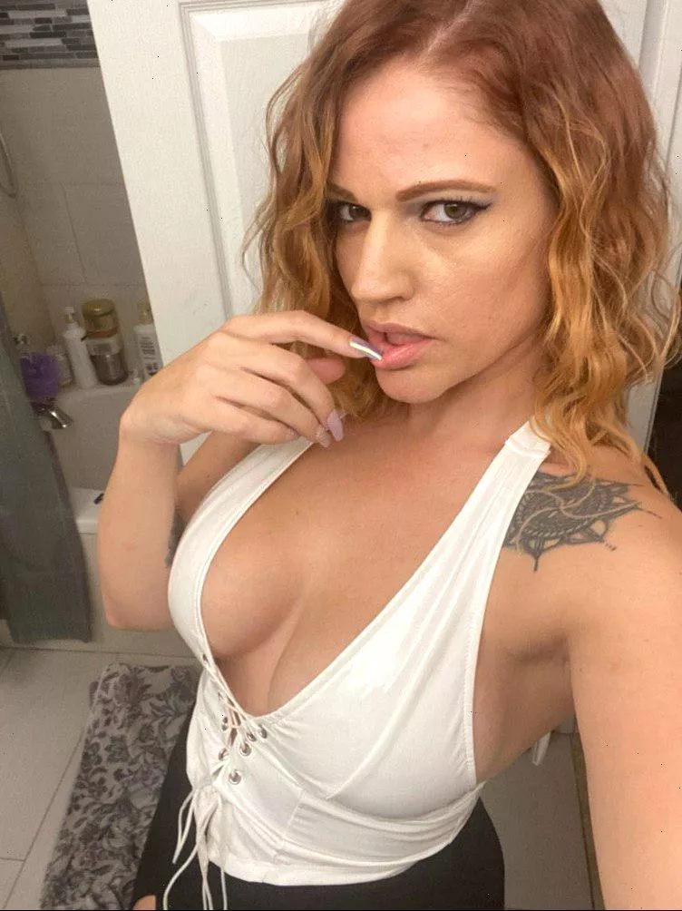  My 42 years old exquisite face >)