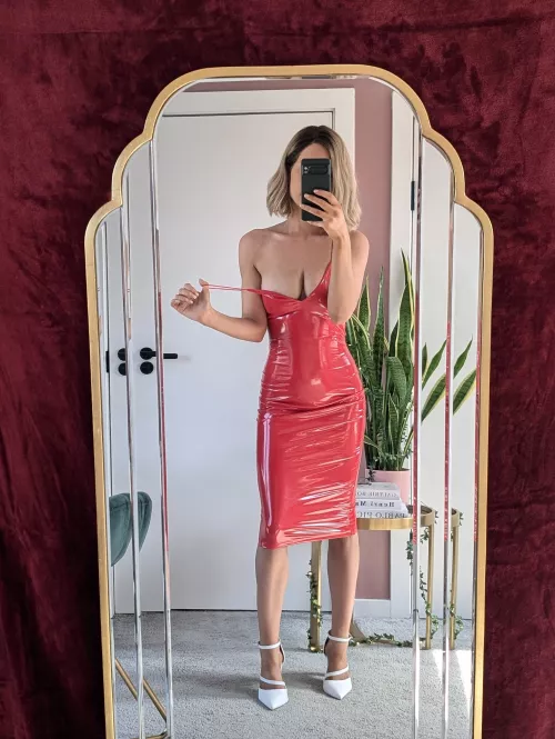 Too sexy to take it off 