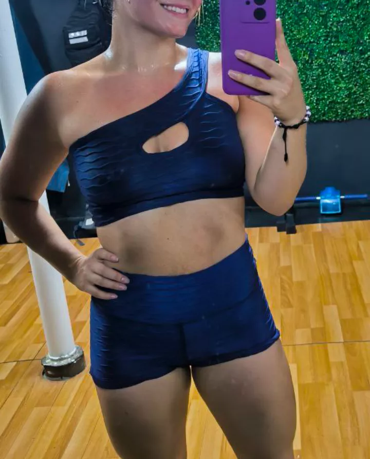 Wetting clothes with my sweat is my passion