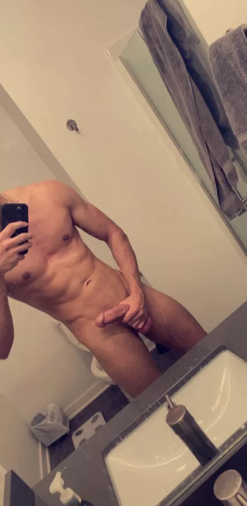 26M Milwaukee/Chicago. Looking for a hotwife or couple to fulfill fantasies and have a good time.