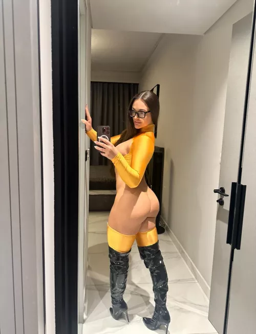 Are you a fan of bubble butt Velma 