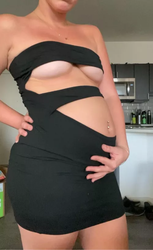 Do you like my new dress? 🥰