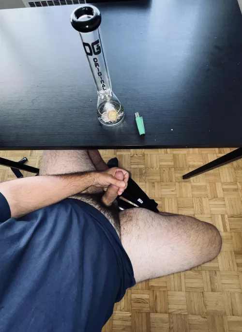 (M)y big hands always have a good grip - 8 inches and extremely girthy 