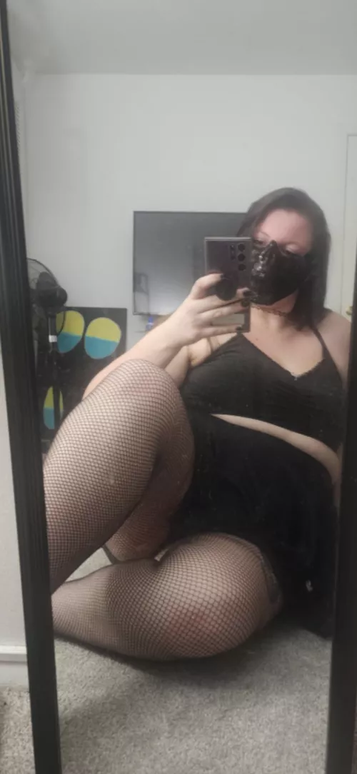 The mask stays on while we fuck