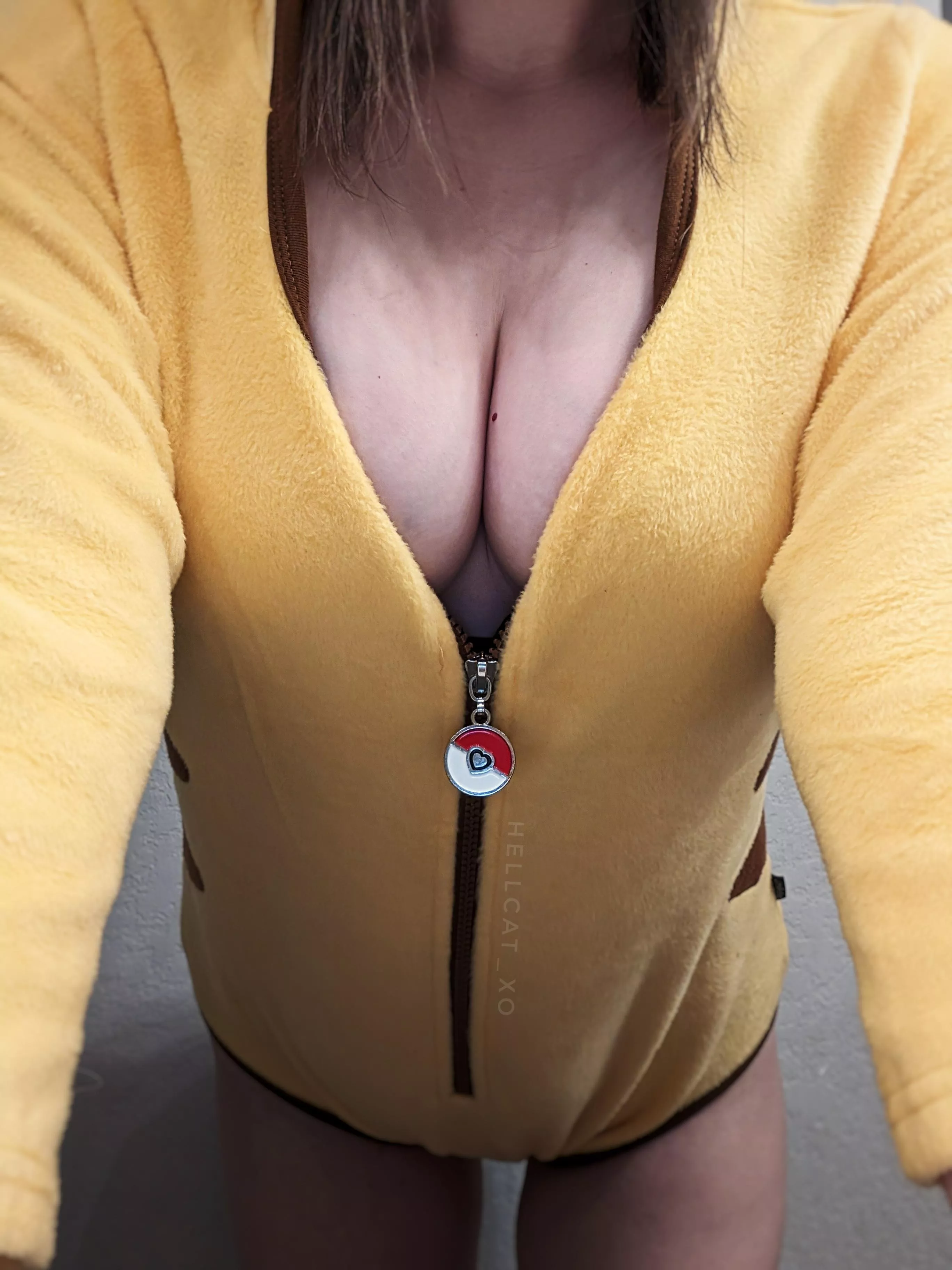 tryna take a peek at chu [f]