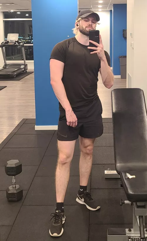 Working out that Mythic Dungeon frustration at the gym 🤘🏻