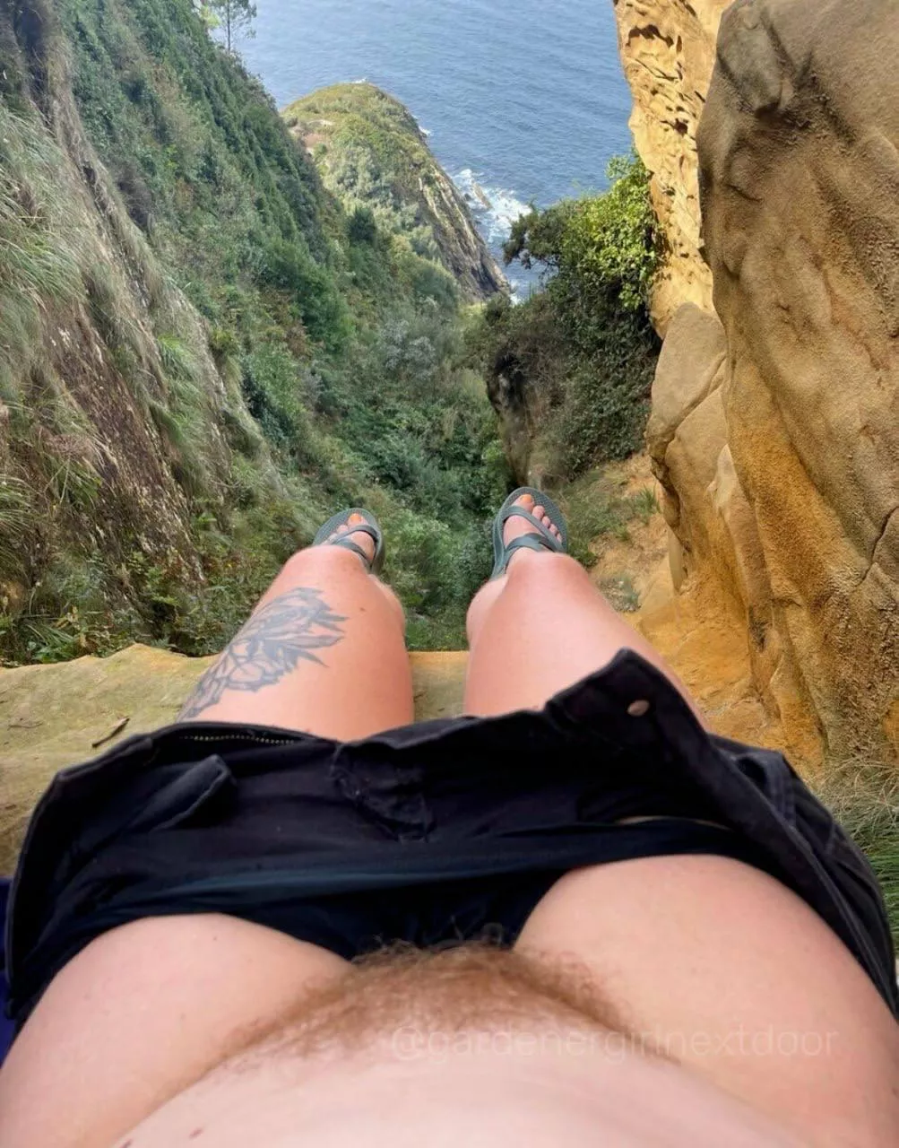 Would you have a hairy girlfriend or just fuck one? 