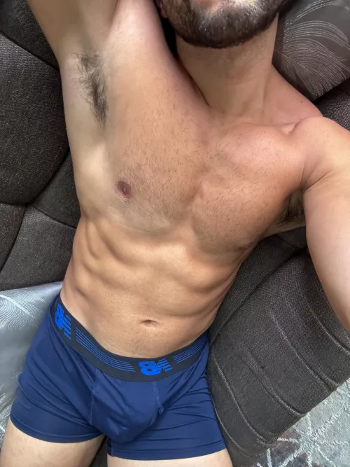 You can smell my Armpits