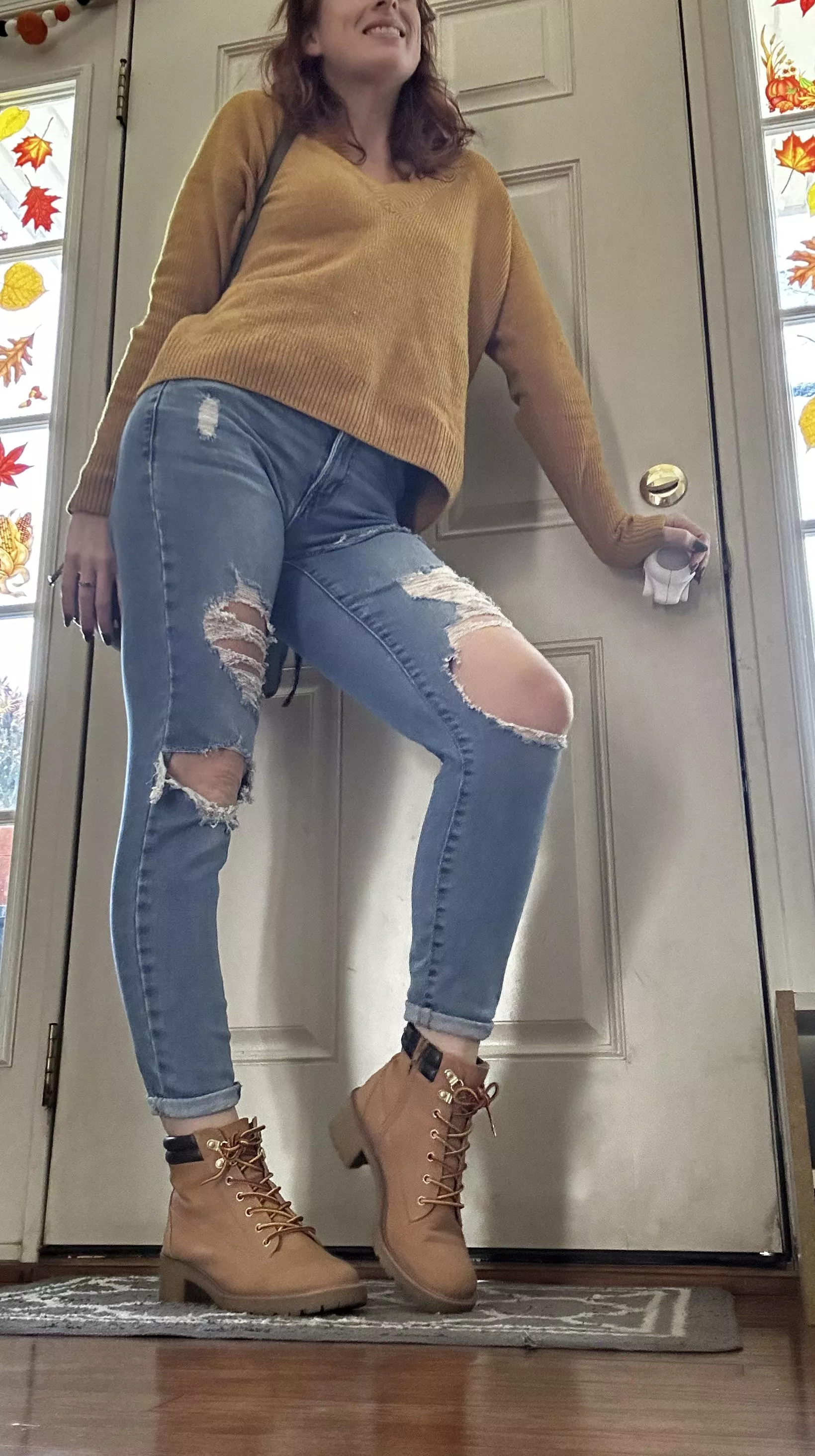 How’s my mom outfit today [f]