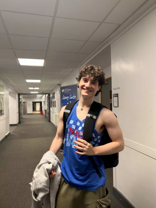 I like this pic so I show everyone