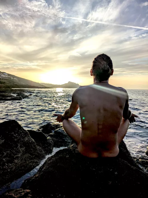 Stress released at the ocean 