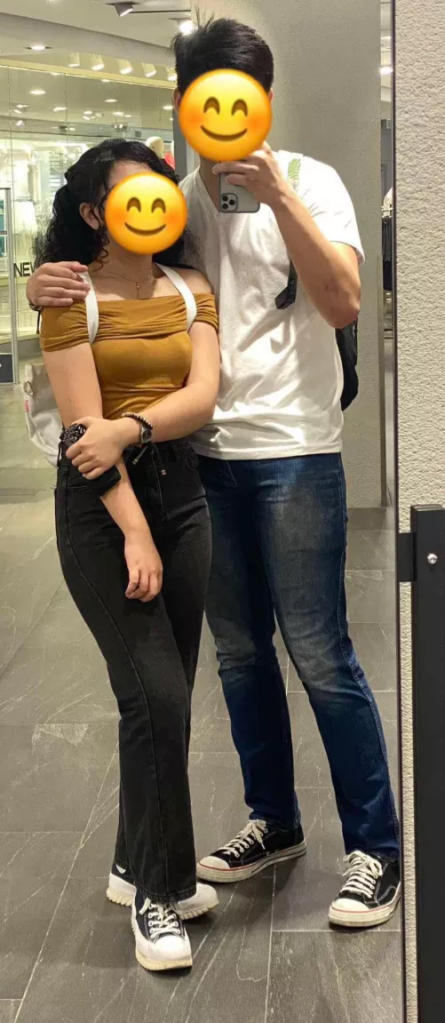 20 [F4F] If you’re free tomorrow, let me eat you out while my bf fucks me