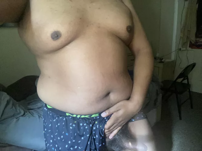 (26) would you date a chubby guy with a belly?